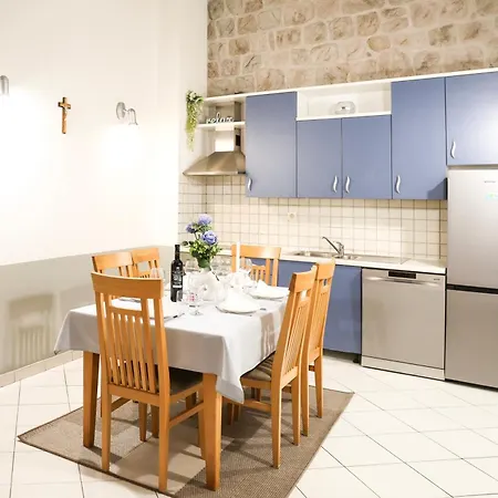 公寓 Studio Apartman Leo *